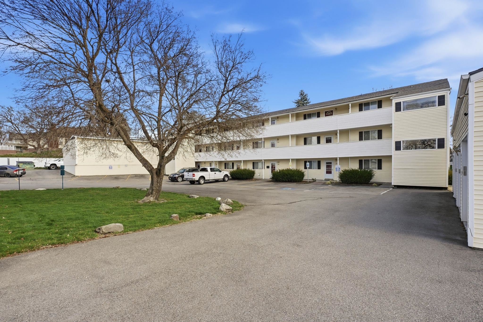 222 North Hutchinson Road, Unit 302 Spokane Valley, WA 99212 - Photo 1 of 20