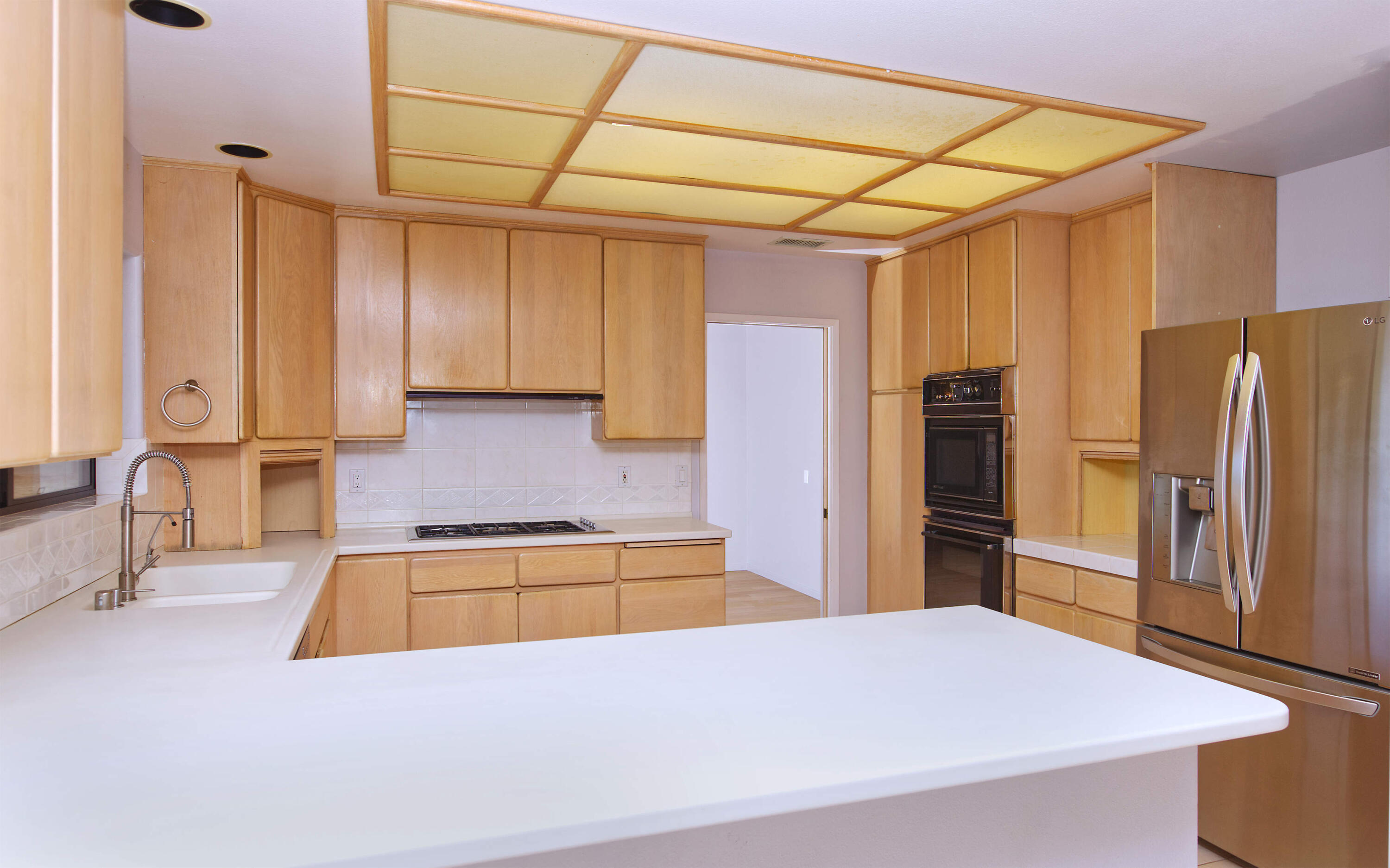 940 Camino Del Rio Santa Barbara, CA 93110 - Photo 10 of 28 Kitchen 1