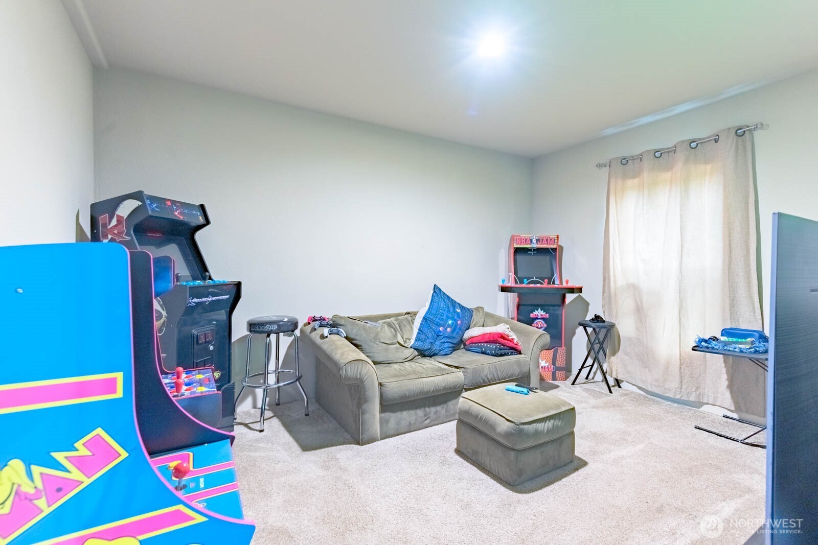 6705 Northeast Prospect Street Suquamish, WA 98392 - Photo 15 of 18