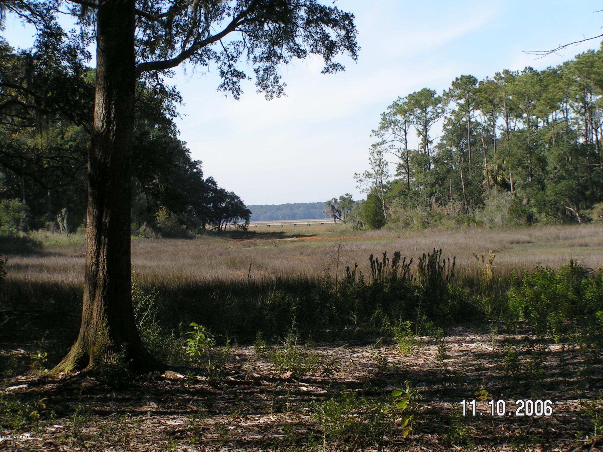 35 Grove Road Beaufort, SC 29907 - Photo 2 of 3 35 Grove Rd