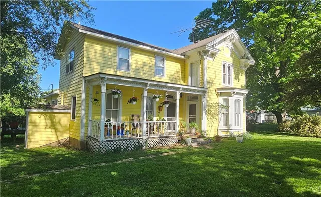 $199,000 | 700 Broad Street, Waverly, MO 64096