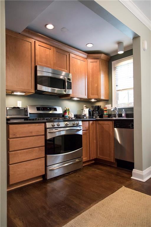 448 Sulgrave Road Pittsburgh, PA 15211 - Photo 14 of 25 Kitchen