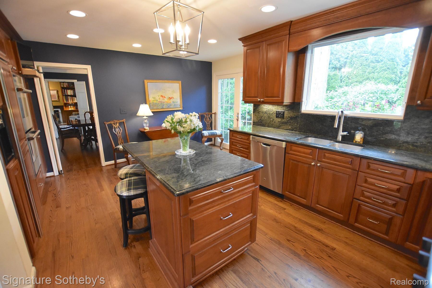 275 Hamilton Road Bloomfield Hills, MI 48301 - Photo 16 of 47 DSC_0584.JPG