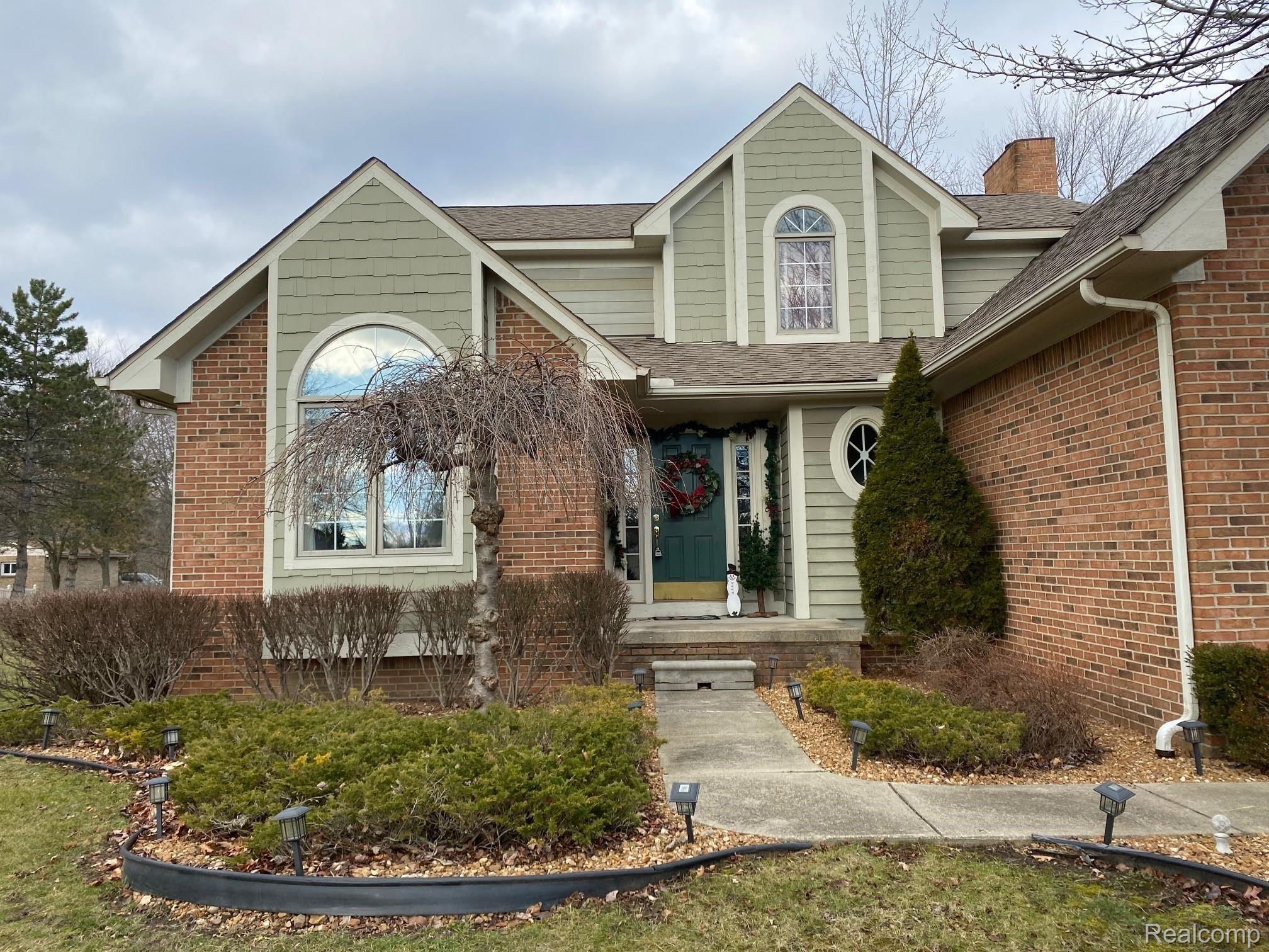 44272 Palmer Road Canton, MI 48188 - Photo 4 of 49 Great curb appeal....