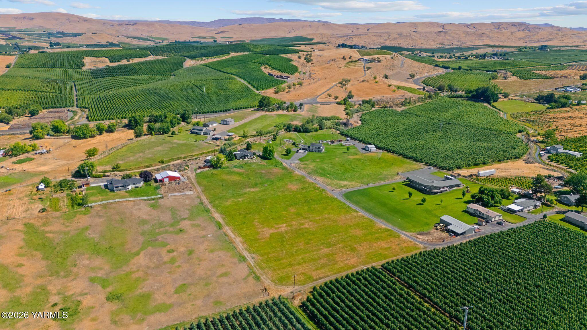 788 Zickler Road Zillah, WA 98953 - Photo 32 of 37 788 Zickler Rd Aerials-4