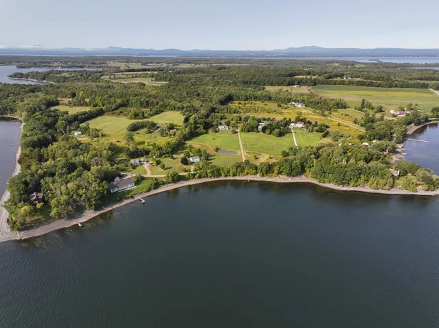 $1,250,000 | 129 E Shore North, Grand Isle, VT 05458