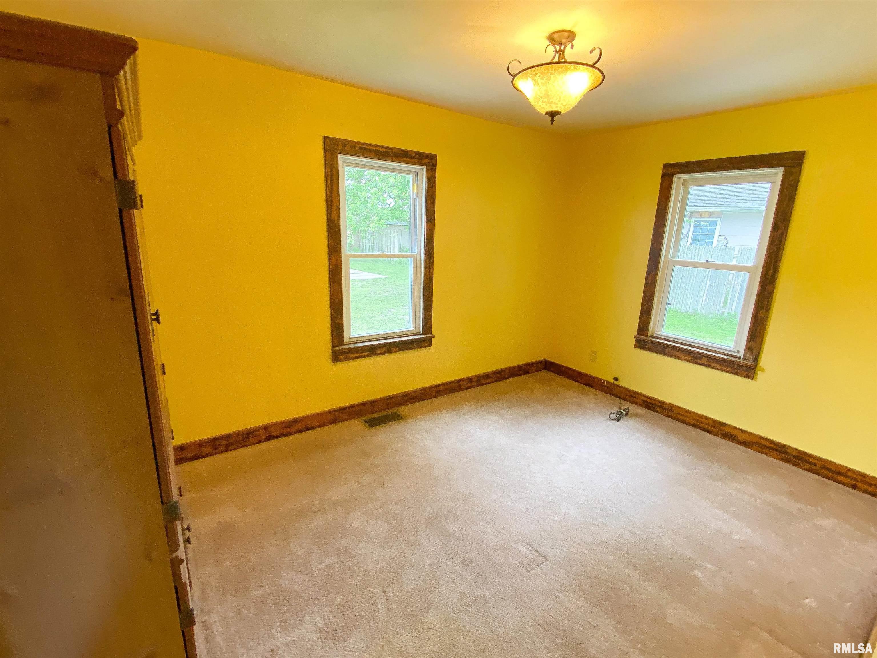 330 South State Street Flora, IL 62839 - Photo 30 of 66 Gallery Image 30