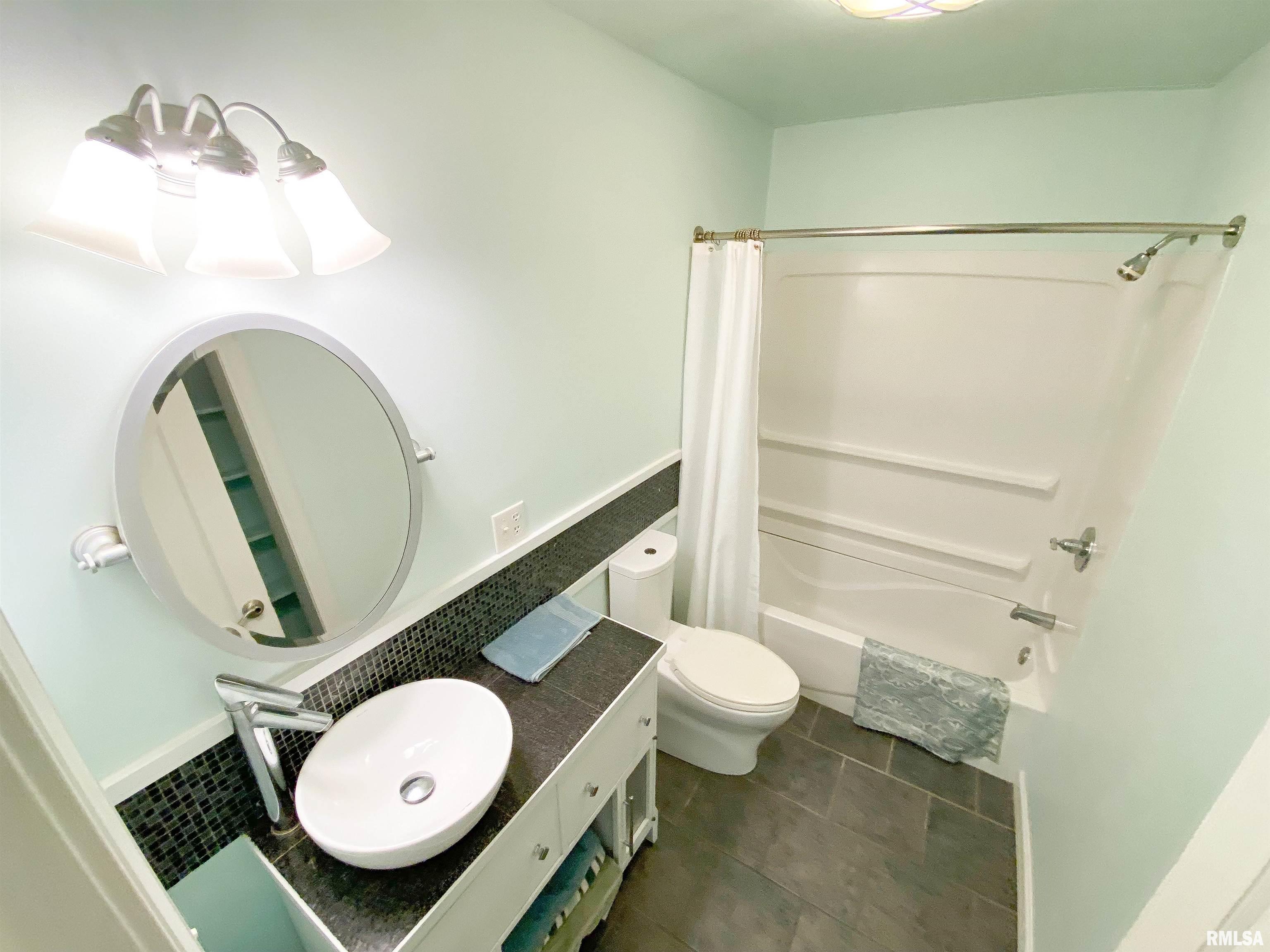 330 South State Street Flora, IL 62839 - Photo 34 of 66 Gallery Image 34