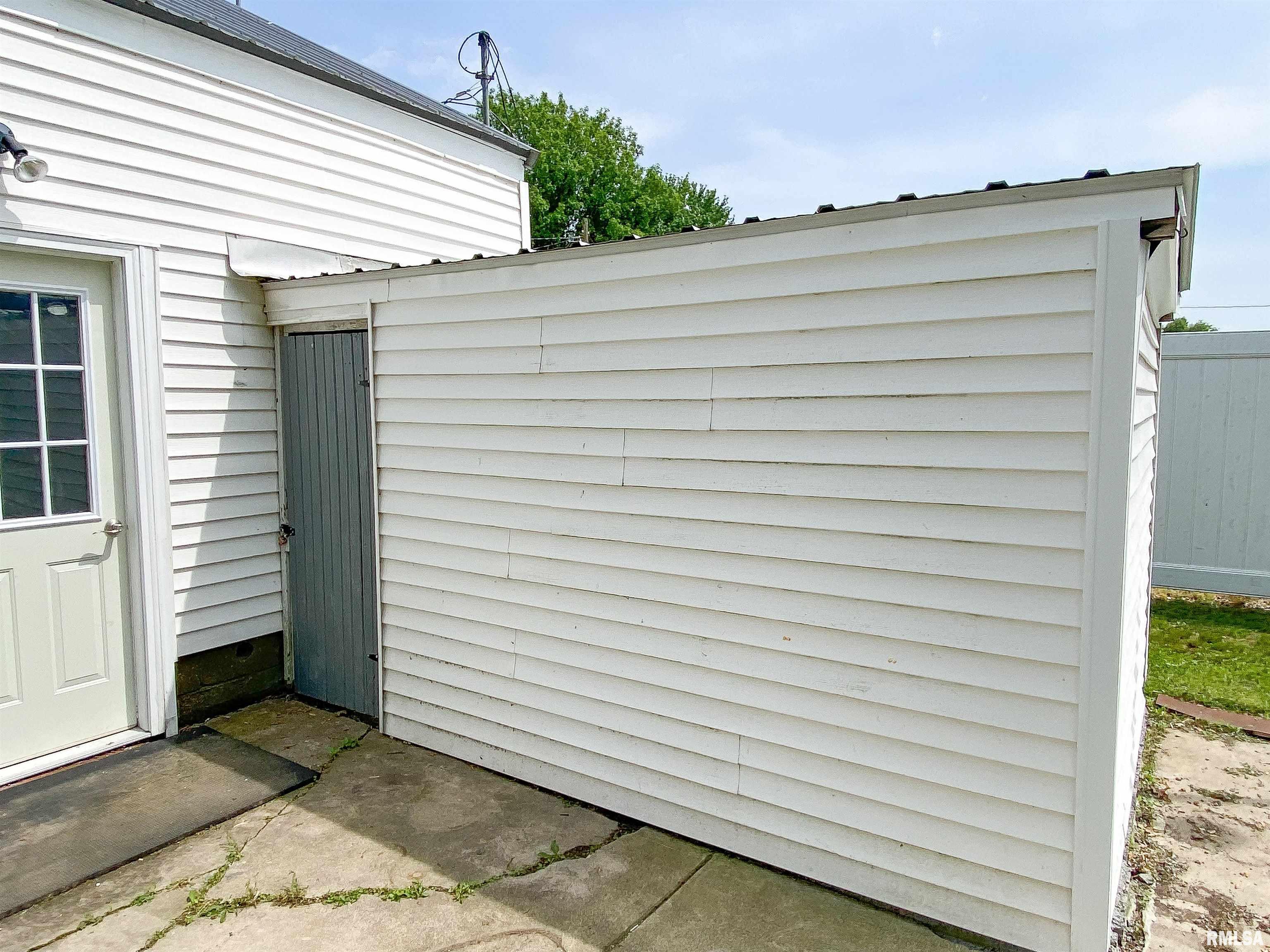 330 South State Street Flora, IL 62839 - Photo 62 of 66 Gallery Image 62