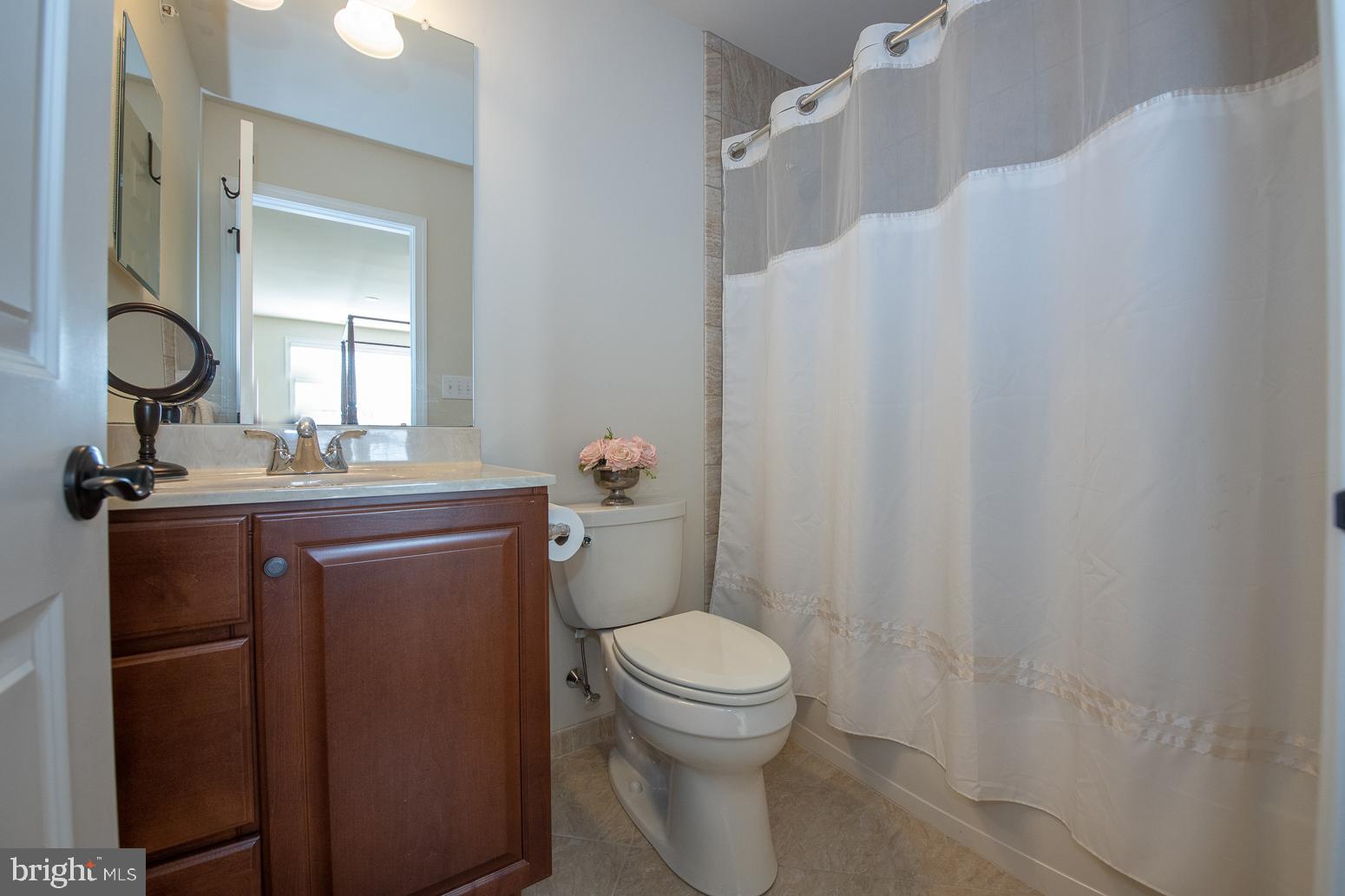 3805 Liseter Road Newtown Square, PA 19073 - Photo 29 of 48 En-suite Full Bathroom