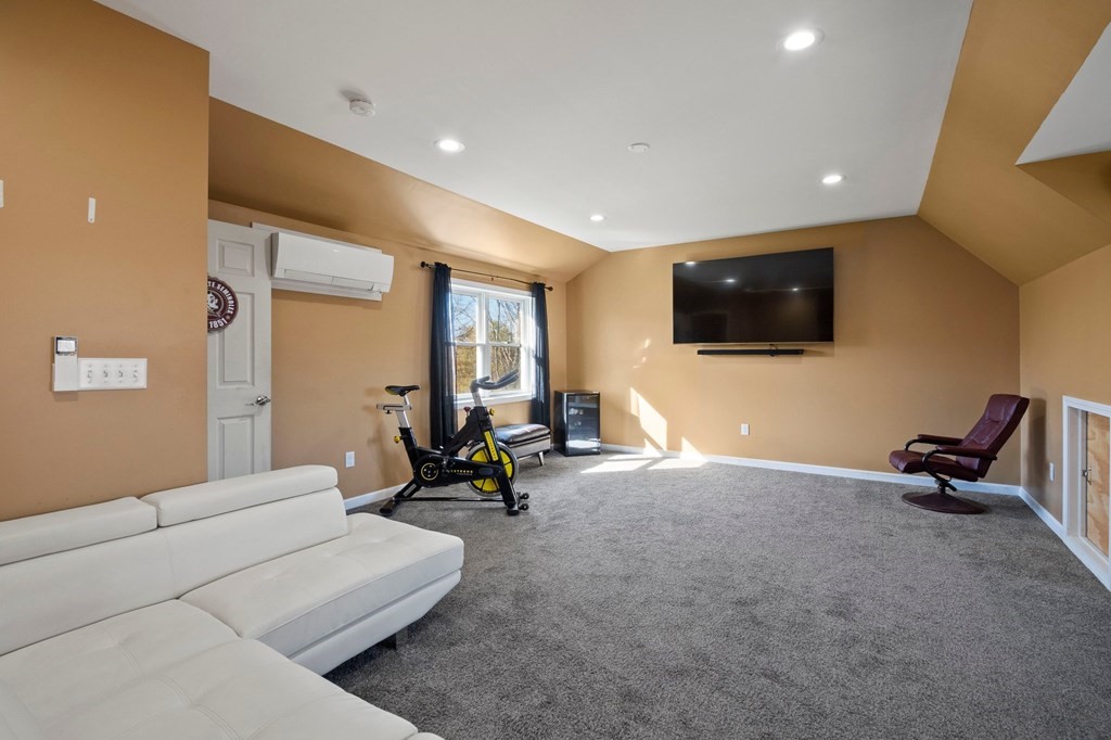 45 Somers Road East Longmeadow, MA 01028 - Photo 18 of 40 Gallery Image 18
