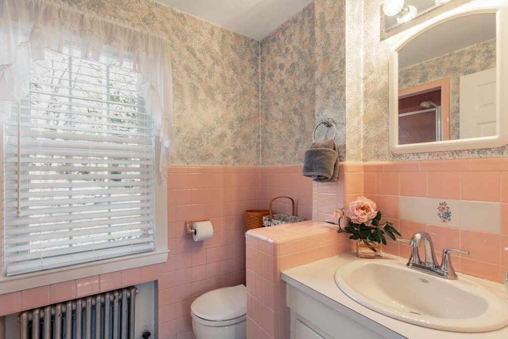 9 Davidson Road Wakefield, MA 01880 - Photo 17 of 31 Gallery Image 17