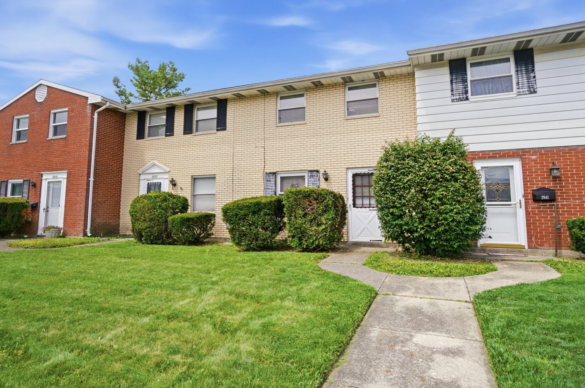2939 Derr Road Springfield, OH 45503 - Photo 1 of 38 001
