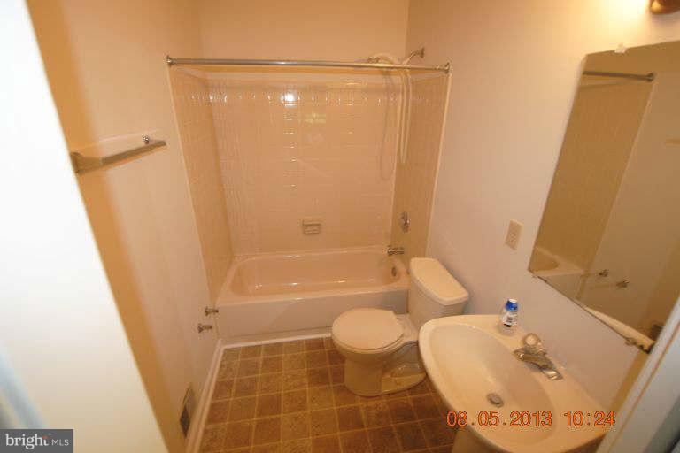 324 White Hall Road Winchester, VA 22603 - Photo 14 of 30 Bath