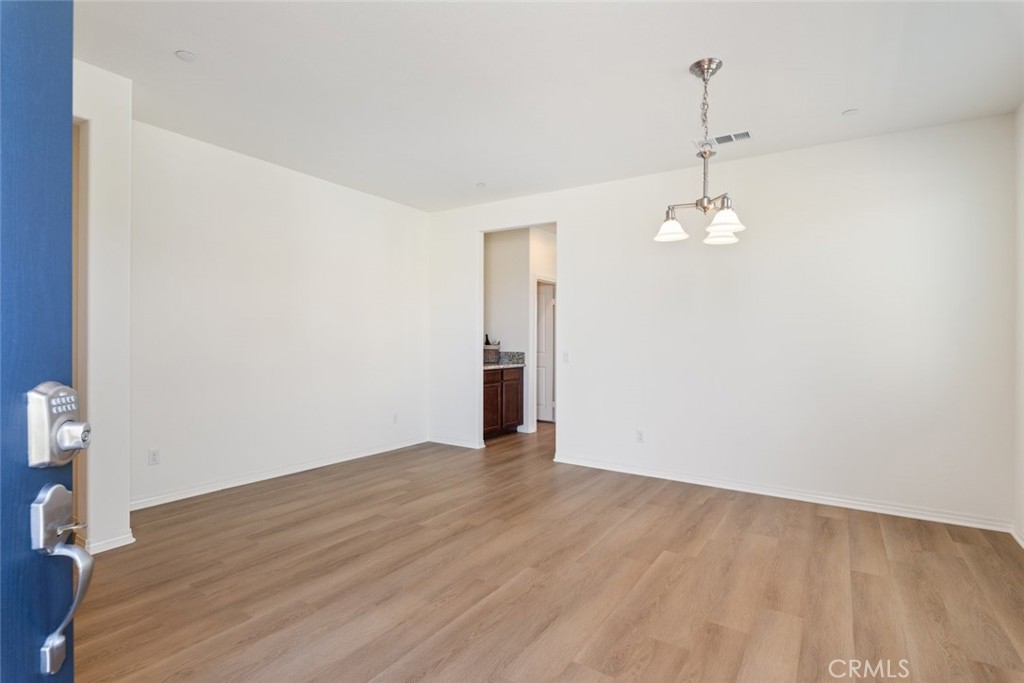 38121 Summer Ridge Drive Murrieta, CA 92563 - Photo 5 of 30 Formal LV-Room.
