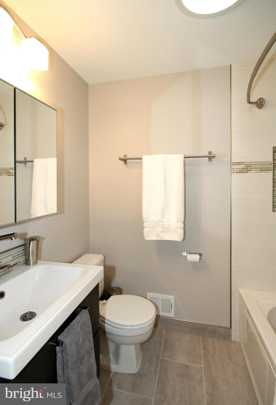 8853 Stark Road Annandale, VA 22003 - Photo 15 of 29 Bath