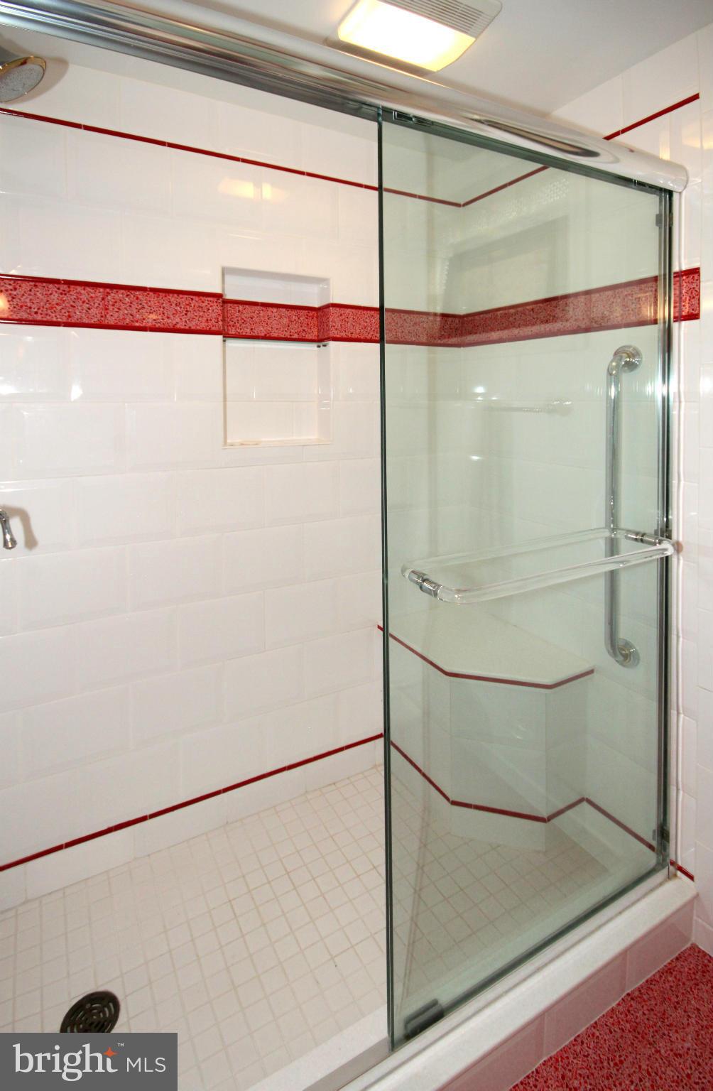 8853 Stark Road Annandale, VA 22003 - Photo 19 of 29 Bath
