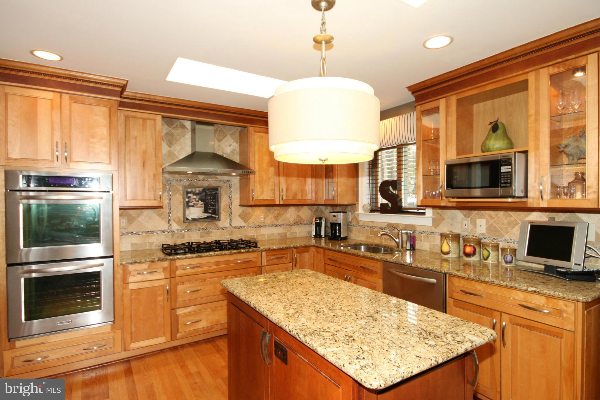 8853 Stark Road Annandale, VA 22003 - Photo 7 of 29 Kitchen