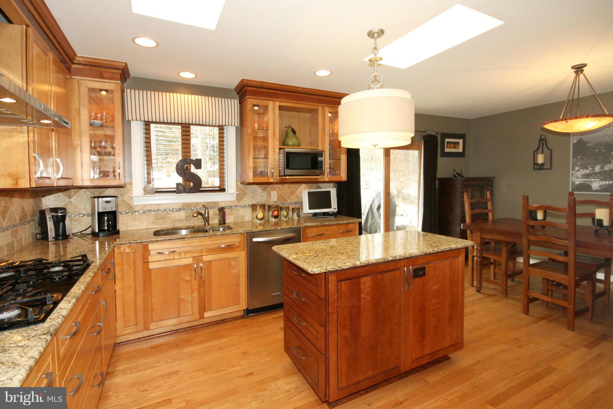 8853 Stark Road Annandale, VA 22003 - Photo 9 of 29 Kitchen