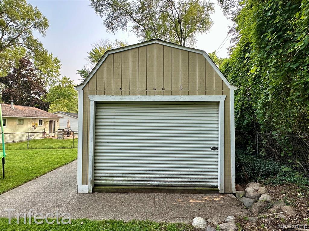 47555 Dequindre Road Rochester Hills, MI 48307 - Photo 27 of 29