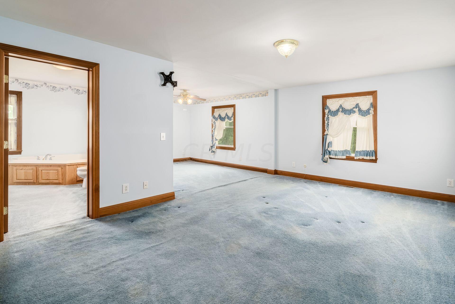 5116 Lock Road Centerburg, OH 43011 - Photo 20 of 45 Owners Suite