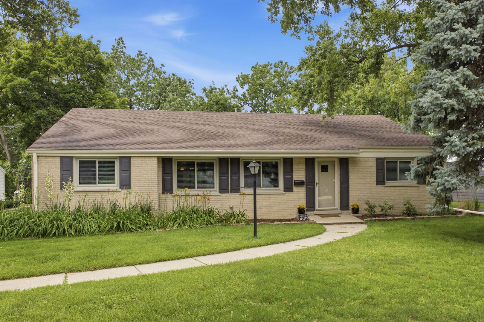 5818 Ridgewood Drive Western Springs, IL 60558 - Photo 1 of 26