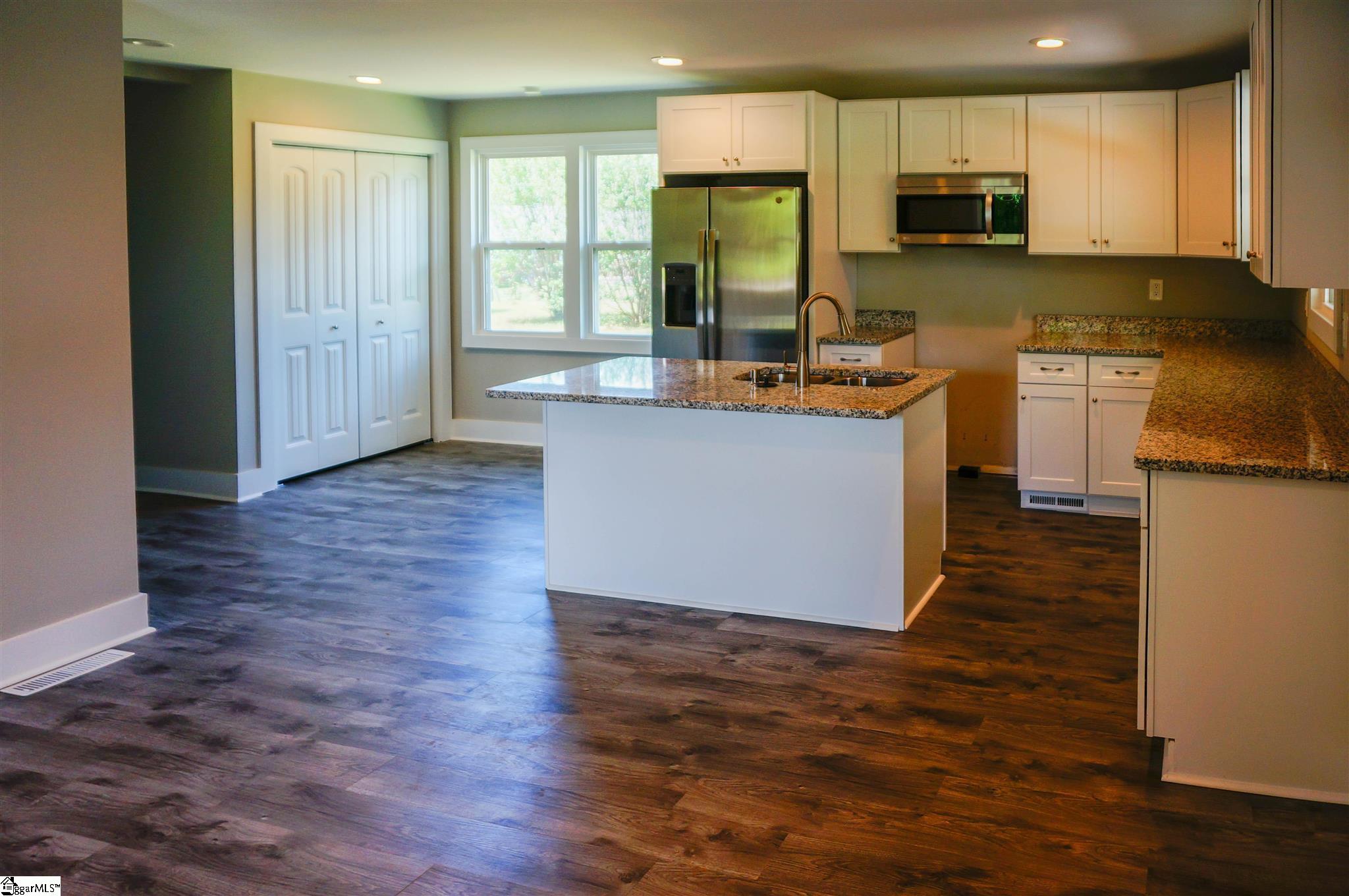 1703 Belhaven Road Anderson, SC 29621 - Photo 7 of 29