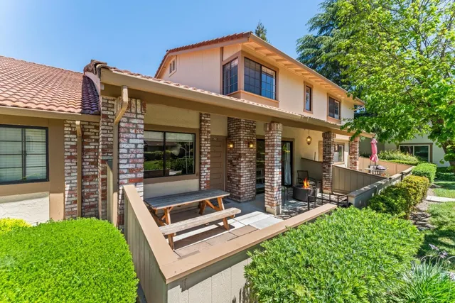a house view with a outdoor space