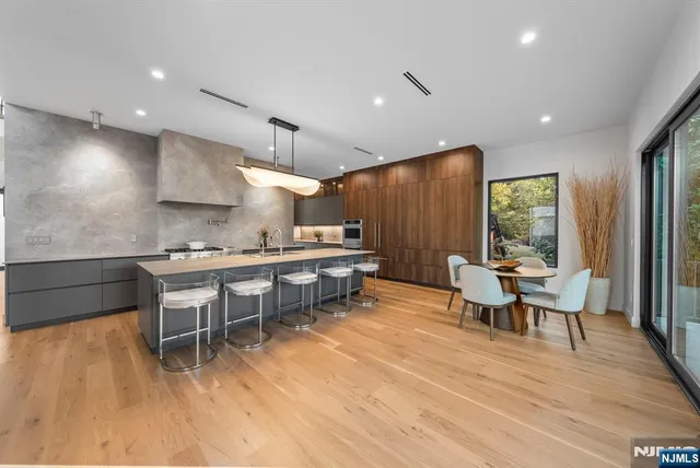 $4,300,000 | 577 Floyd Street, Englewood Cliffs, NJ 07632