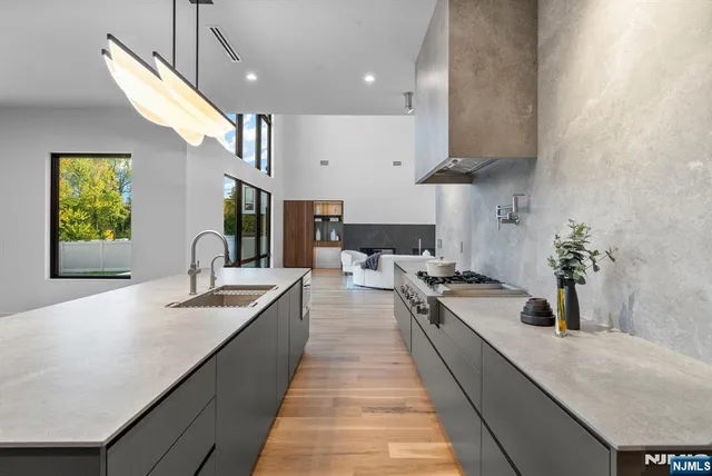 $4,300,000 | 577 Floyd Street, Englewood Cliffs, NJ 07632