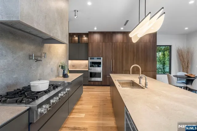 $4,300,000 | 577 Floyd Street, Englewood Cliffs, NJ 07632