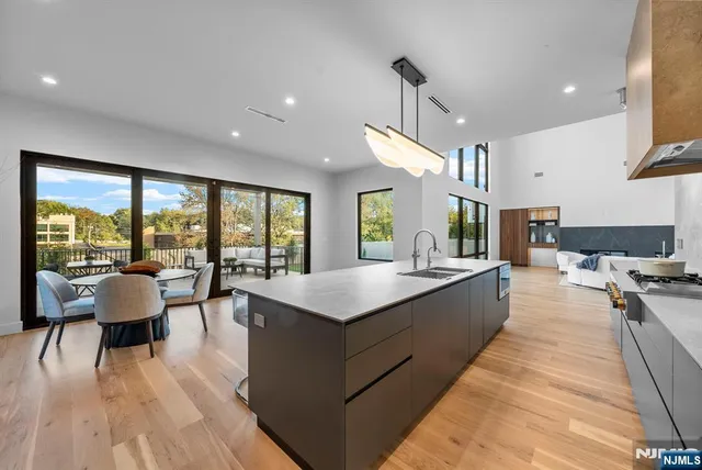 $4,300,000 | 577 Floyd Street, Englewood Cliffs, NJ 07632