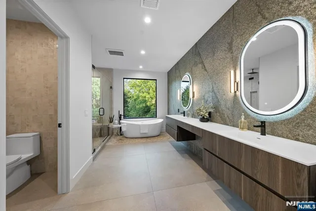 $4,300,000 | 577 Floyd Street, Englewood Cliffs, NJ 07632