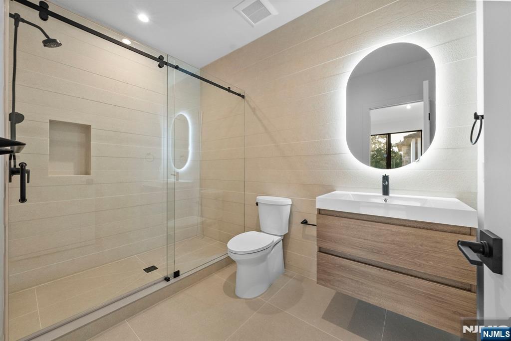 577 Floyd Street Englewood Cliffs, NJ 07632 - Photo 41 of 50