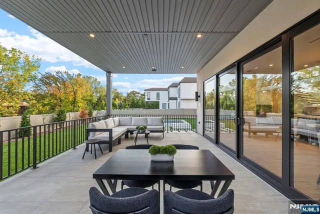 $4,300,000 | 577 Floyd Street, Englewood Cliffs, NJ 07632