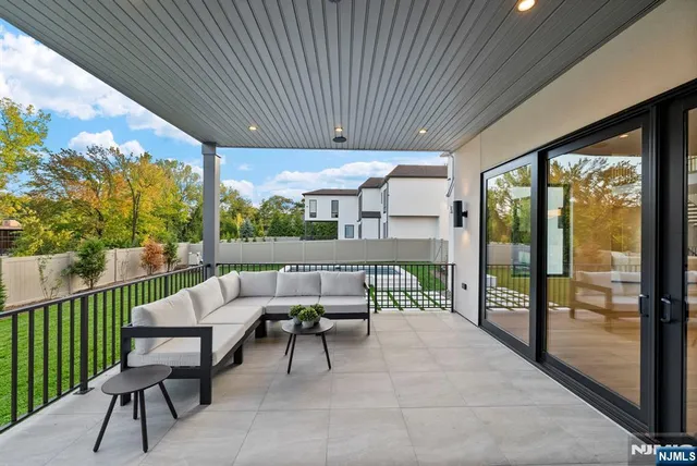 $4,300,000 | 577 Floyd Street, Englewood Cliffs, NJ 07632