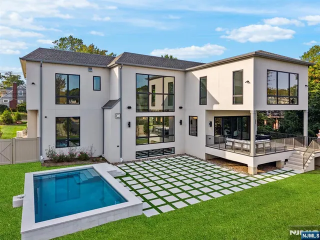 $4,300,000 | 577 Floyd Street, Englewood Cliffs, NJ 07632
