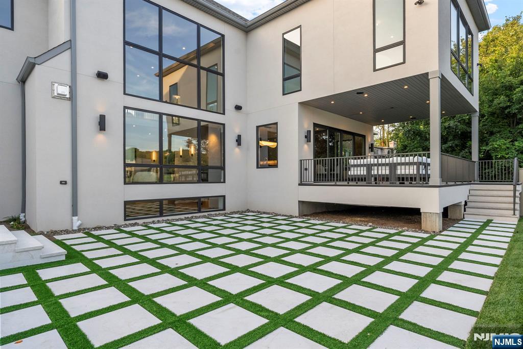 577 Floyd Street Englewood Cliffs, NJ 07632 - Photo 48 of 50