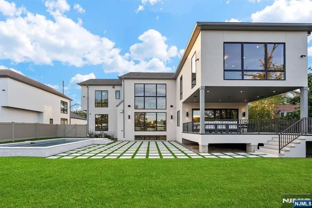 $4,300,000 | 577 Floyd Street, Englewood Cliffs, NJ 07632