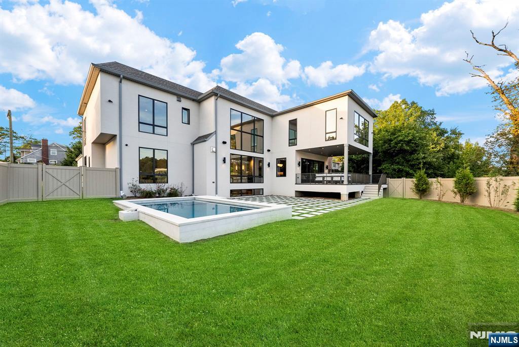 577 Floyd Street Englewood Cliffs, NJ 07632 - Photo 50 of 50