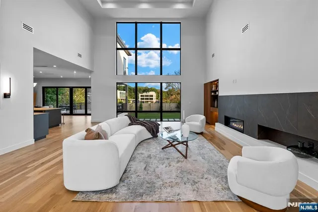 $4,300,000 | 577 Floyd Street, Englewood Cliffs, NJ 07632