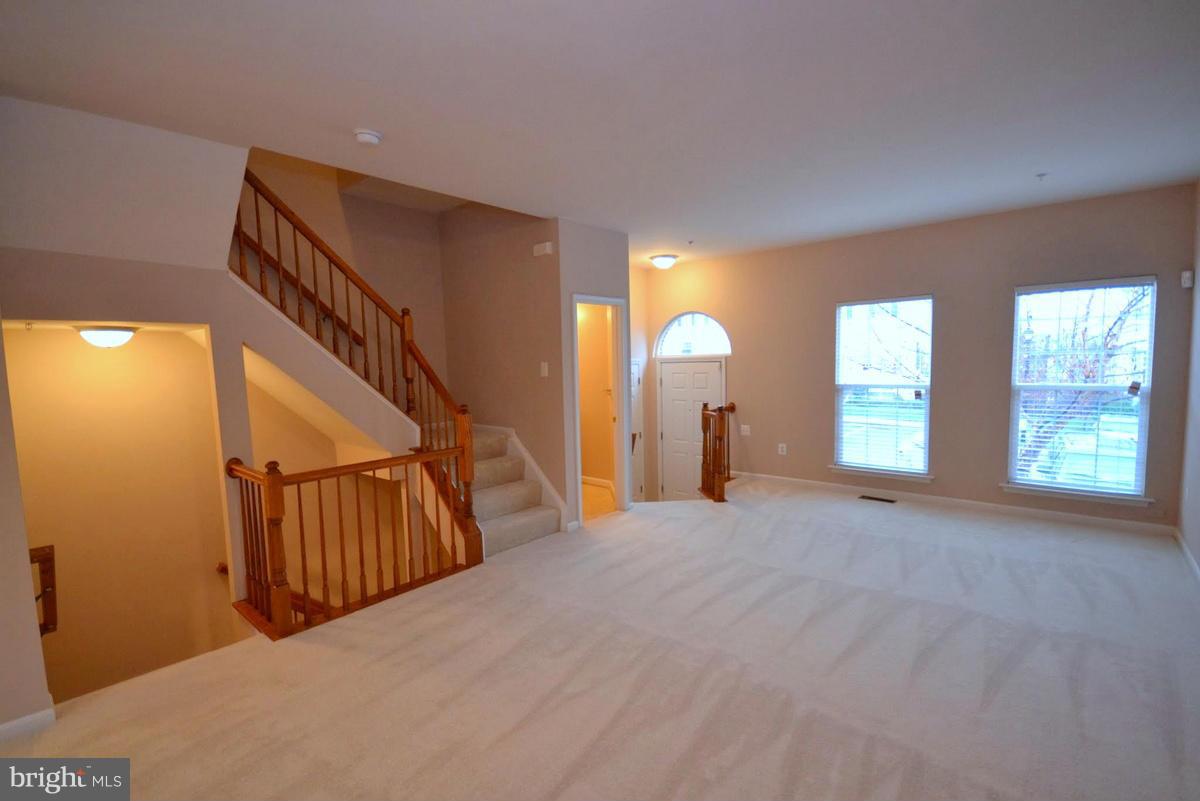 3326 Yellow Flower Road Laurel, MD 20724 - Photo 5 of 17 Living Room
