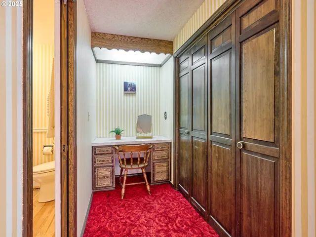 $539,000 | 940 Southwest Main Avenue, Mill City, OR 97360