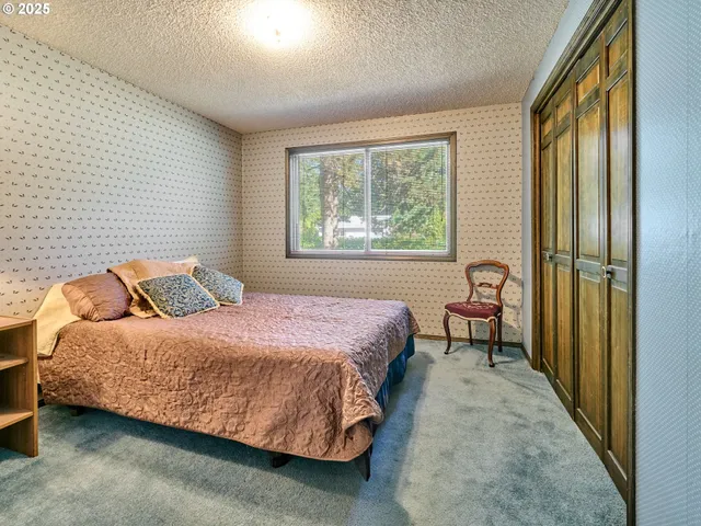 $539,000 | 940 Southwest Main Avenue, Mill City, OR 97360