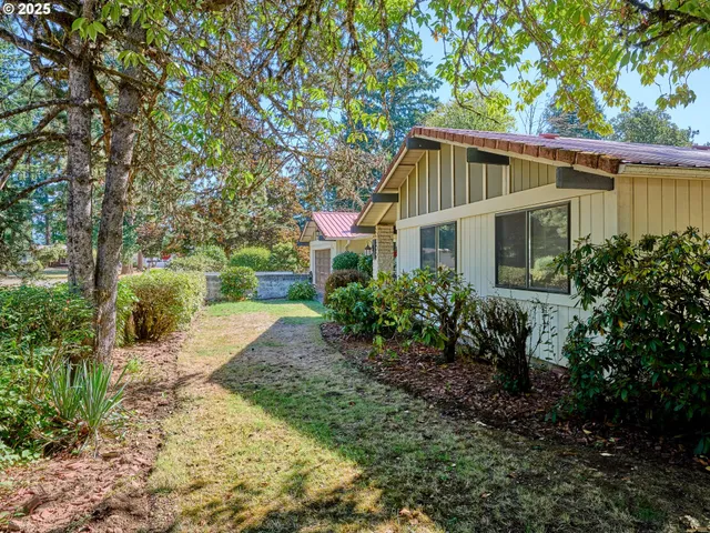 $539,000 | 940 Southwest Main Avenue, Mill City, OR 97360