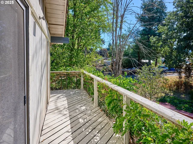 $539,000 | 940 Southwest Main Avenue, Mill City, OR 97360