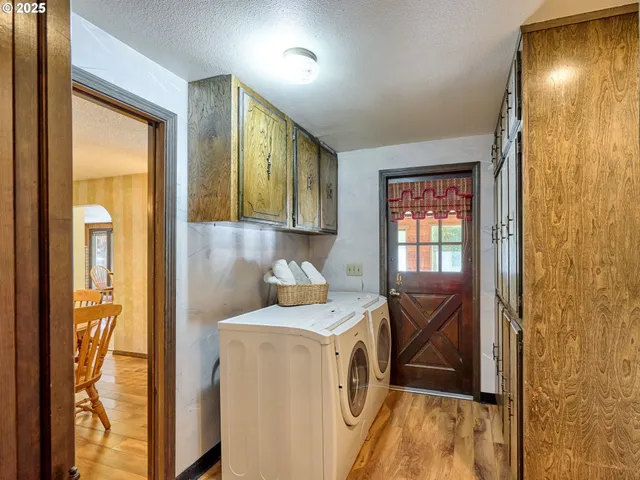 $539,000 | 940 Southwest Main Avenue, Mill City, OR 97360