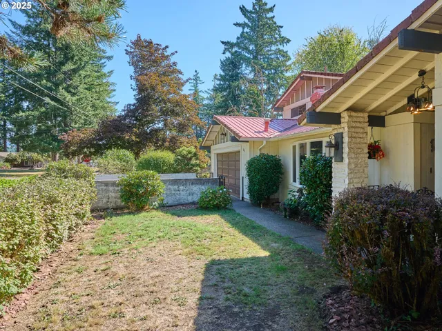 $539,000 | 940 Southwest Main Avenue, Mill City, OR 97360