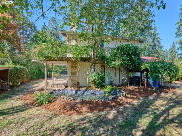 $539,000 | 940 Southwest Main Avenue, Mill City, OR 97360