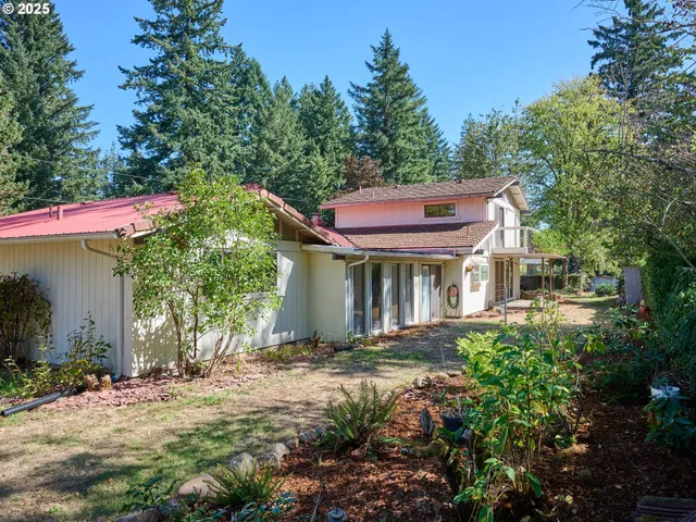 $539,000 | 940 Southwest Main Avenue, Mill City, OR 97360